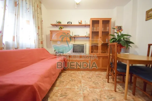 APARTAMENTO TOTALMENTE AMUEBLADO A 50 METROS DE LA PLAYA DEL - foto 3