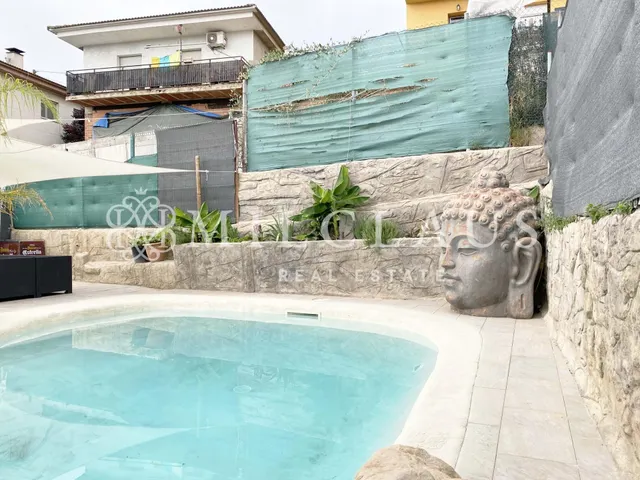 Casa o chalet independiente en venta en Calle d'Enric Morera — 25