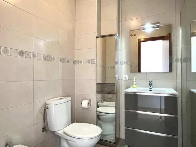 APARTAMENTO VACACIONAL, PRIMERA LÍNEA DE PLAYA VFT/MA/59241 / NRUA: ESFCTU0000290390001575010000000000000000VUT/MA/592416 — 24
