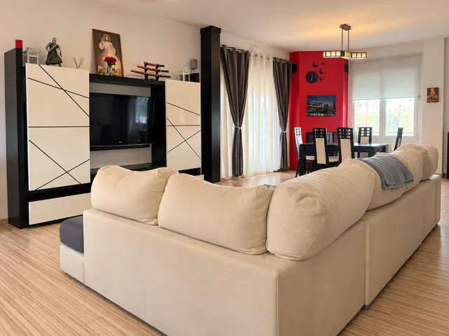 Espectacular  casa unifamiliar con piscina privada, domótica y placas solares — 11