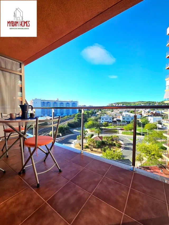 PRECIOSO APARTAMENTO CON VISTAS AL MAR CON GARAJE Y TRASTERO — 11