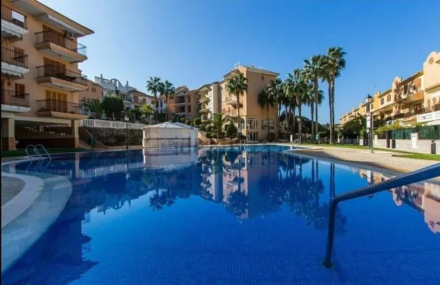 APARTAMENTO EN PUEBLO SALADO CON VISTAS AL MAR - foto 2