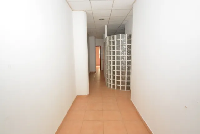 LOCAL COMERCIAL en VENDA a PIERA - foto 4