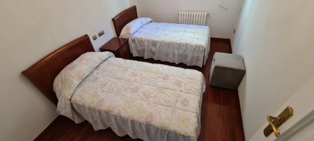 PISO EN VENTA EN LA ZONA DE PONTEPEDRIÑA — 28