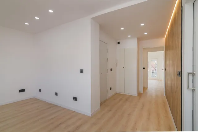 Piso de 3 habitaciones reformado al lado del Colegio Oms i de Prat. — 10