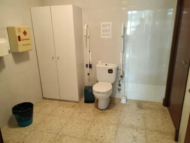 SE VENDE LOCAL COMERCIAL EN PUERTO REAL , ZONA BARRIADA 512 — 6