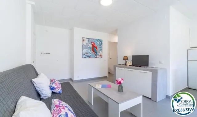 GRAN RESERVA Moderno apartamento reformado con piscinas y amplios jardines comunitarios — 16