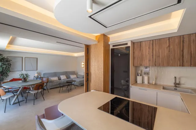 Impresionante Vivienda de Lujo con Diseño Moderno y Comodidades Exclusivas — 12