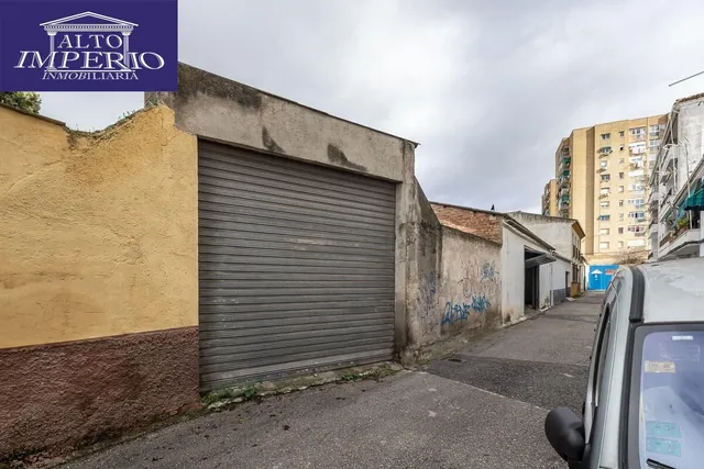 Casa con Parcela a Reformar en Granada — 36
