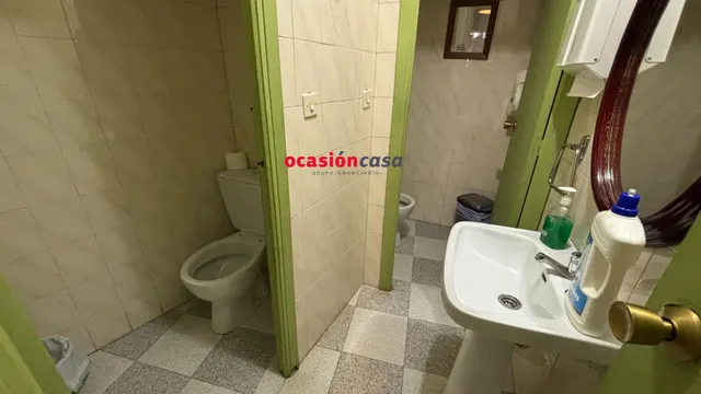 Piso, bar, local y cochera a la venta en Belmez — 22