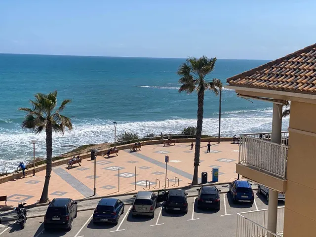 ESTUPENDO APARTAMENTO A UNOS PASOS DE LA PLAYA, IDONEO COMO  - foto 5