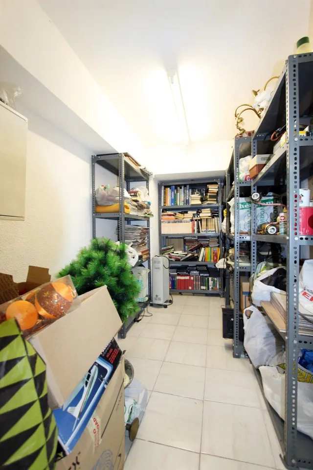 Espléndido local comercial próximo a La Campana — 11