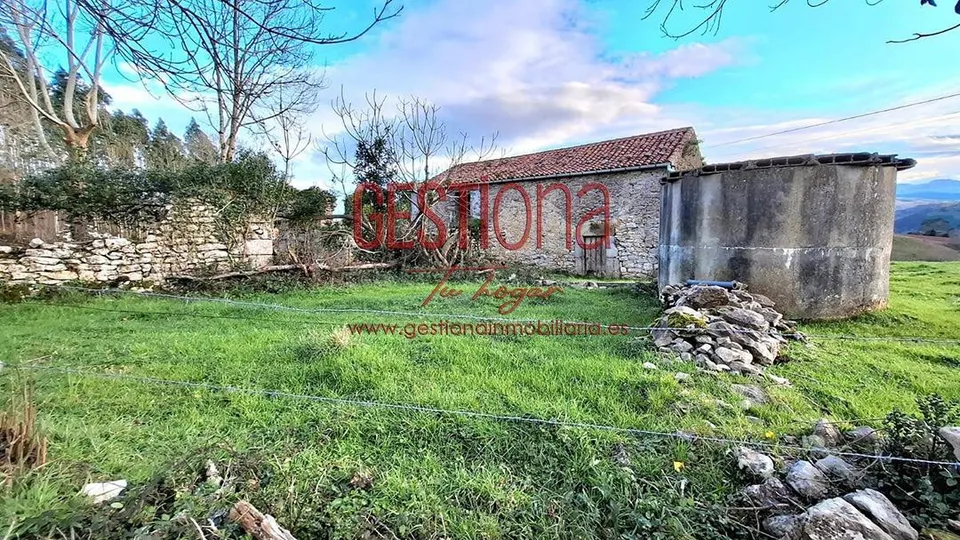 CASA Y CABAÑA PARA REHABILITAR. SOLORZANO