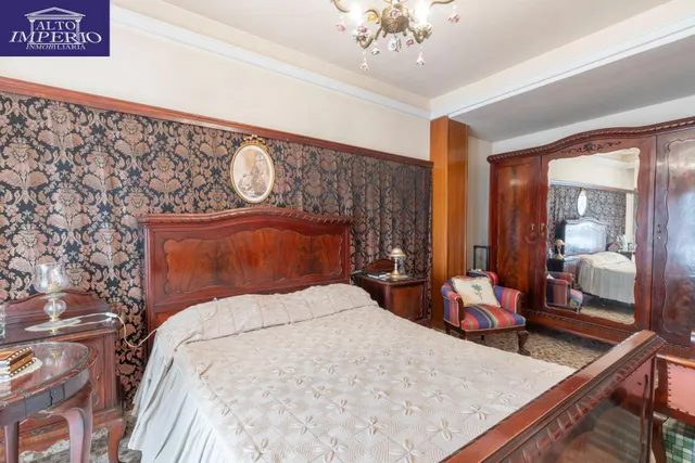 Amplia vivienda en pleno centro de Granada — 16