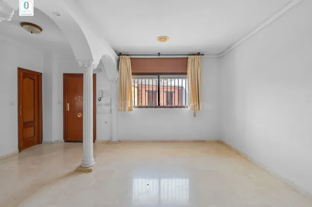 GRAN CASA CON PISCINA EN HUETOR VEGA
