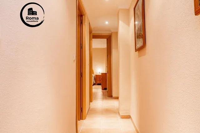 Piso en el centro de Granada, totalmente reformado con dos grandes dormitorios y un baño — 21