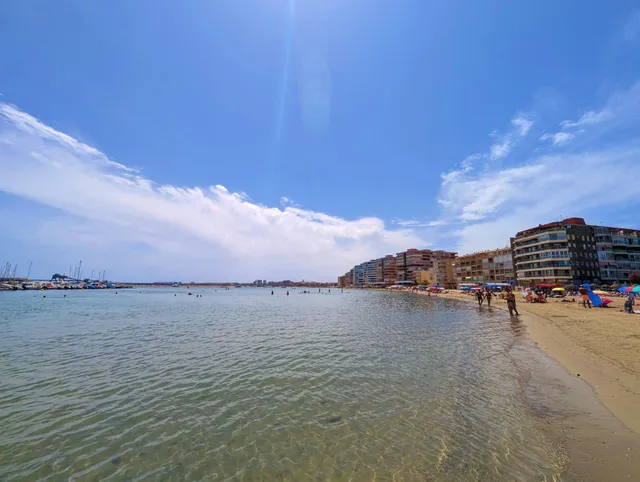 MAGNIFICO PISO A UNOS PASOS DE LA PLAYA, IDEAL PARA VIVIR TODO EL AÑO — 41