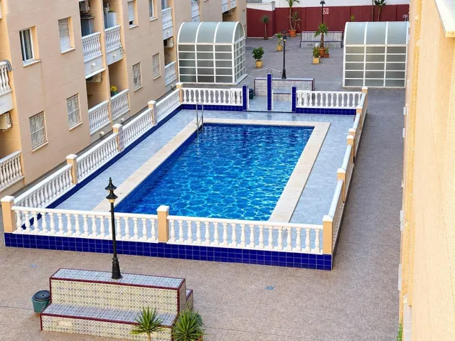 Apartamento de 2 habitaciones listo para entrar a vivir piscina comunitaria — 11