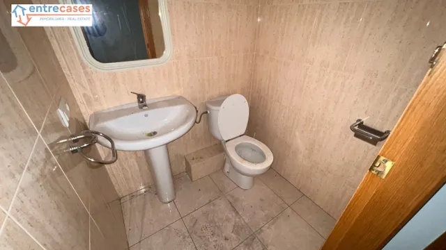 LOCAL COMERCIAL EN RICARDO PORTALES — 40