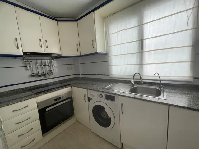 Apartamento de 2 dormitorios con garaje y trastero en Guardamar del Segura — 7