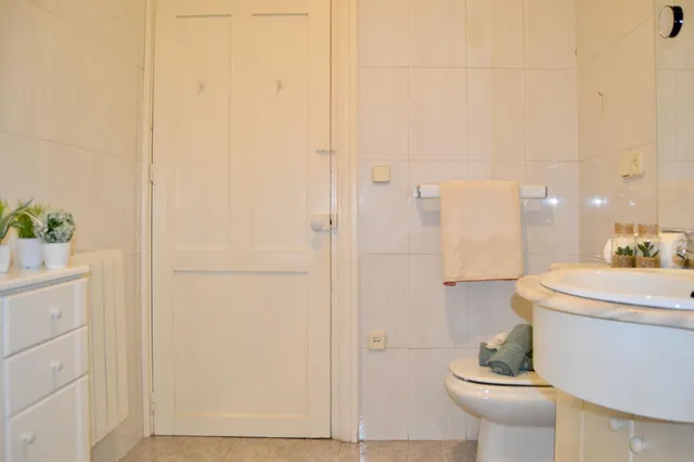 AMPLIA VIVIENDA EN EL CORAZON DE PAMPLONA — 46