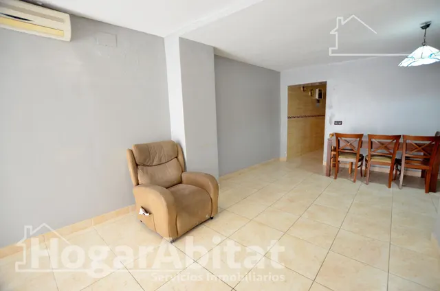 ¡MAGNÍFICO ADOSADO! AMPLIO Y LUMINOSO CON TERRAZA Y TRASTERO — 28