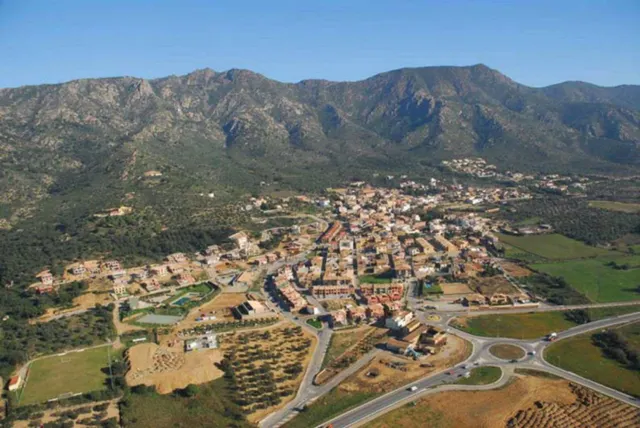 Terreno edificable en Palau Saverdera, Alto Ampurdán. — 25