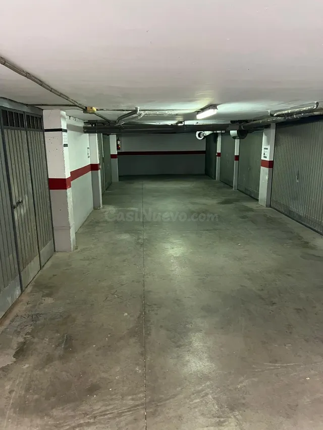 COCHERA CERRADA DE 25 M2 - foto 2