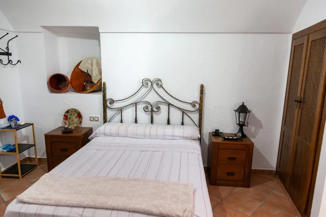 Se Vende Casa Cueva en BENAMAUREL — 14
