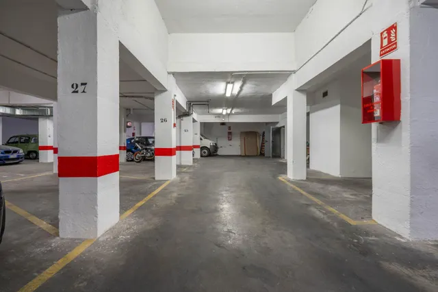 Alquiler plaza de aparcamiento para moto en Arabial — 16