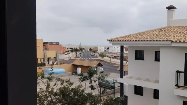 Apartamento en Primera Planta con Espectacular Balcón Privad - foto 2
