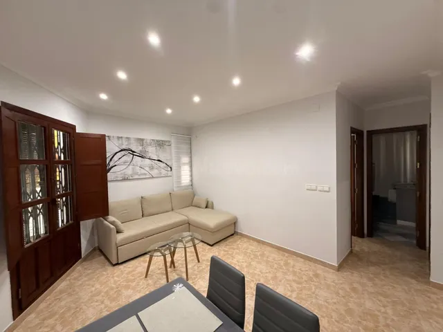 Vivienda con licencia turística, plaza de garaje y trastero  - foto 3