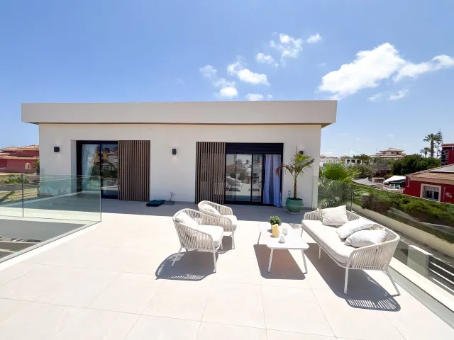 Villa 3 habitaciones 130m² en venta - Lomas de Cabo Roig — 44