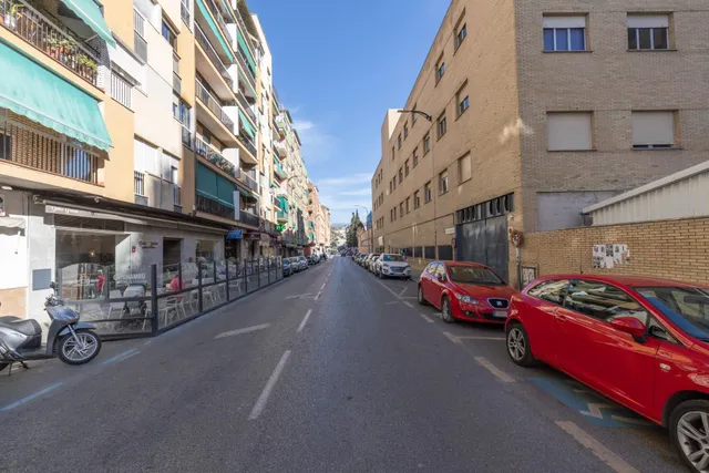 Estupendo piso  en la última planta en calle doctor azpitarte — 41