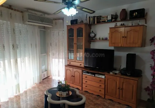 PERFECTO APARTAMENTO CON GARAJE AL LADO DE LA PLAYA PARA ALQ - foto 2