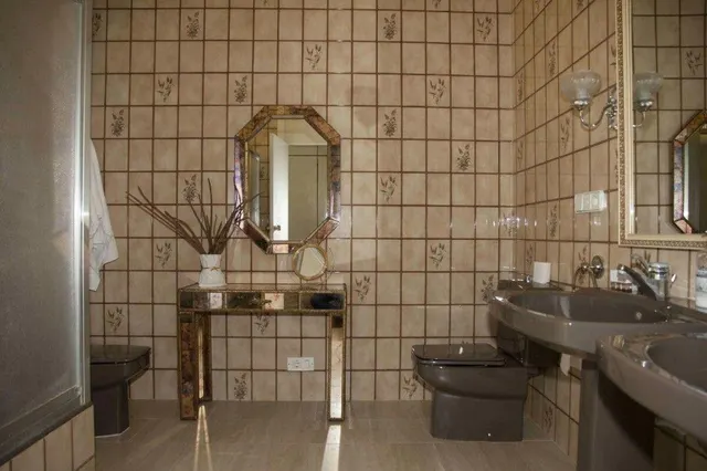 Villa exclusiva con dos residencias, piscinas y completas instalaciones deportivas en Favara, Valencia — 45