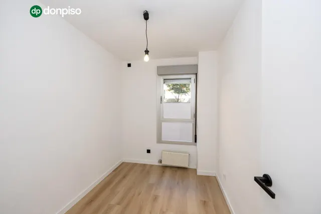 Planta baja con terraza privada, 3 dormitorios, 2 baños y garaje — 15