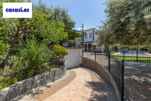 Vivienda Exclusiva en Urbanización Viñas del Rey – Otura — 46