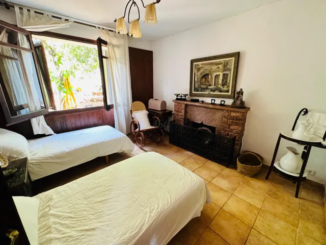 EXCLUSIVA CASA UNIFAMILIAR EN CASTELLVÍ DE ROSANES - GRAN PARCELA, PRIVACIDAD Y ENCANTO NATURAL — 34