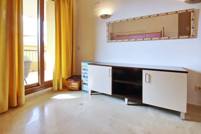 Soleado apartamento con vistas a la piscina en La Entrada, Punta Prima, Costa Blanca — 22