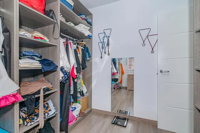 Hijar, Calle Altamira, 3 dormitorios, baño y aseo. — 28