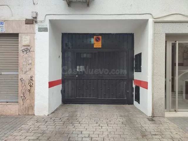 AMPLIA PLAZA DE GARAJE JUNTO AV ALMOGÁVARES!!! - foto 3