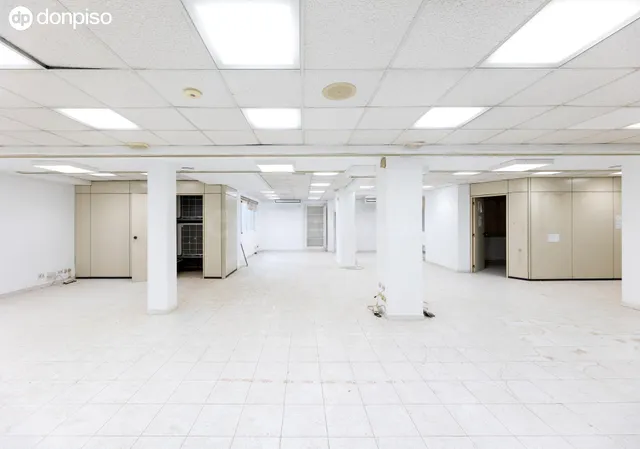 Vivienda de 170 m2 con 5 dormitorios en Gran Vía – Amplia y con gran potencial — 4
