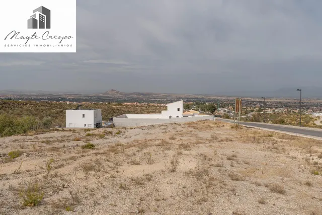 Terreno urbano de 750 m2 en Altos de La Zubia. Parcela 17, manzana M — 21