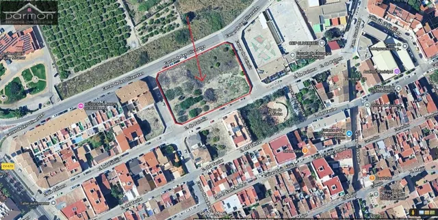 Amplio Solar Urbano en el Corazón de Miramar