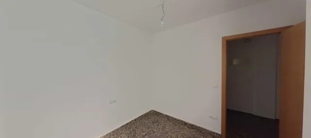Piso luminoso con amplia terraza y ascensor en Favara (Valencia) - 4 habitaciones y 3 baños — 13
