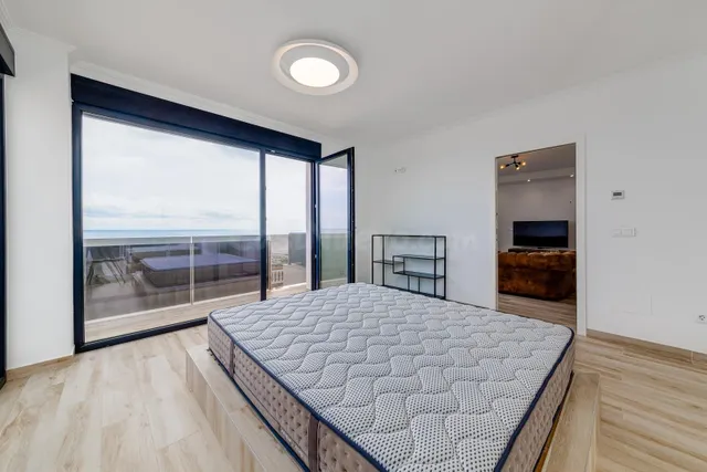 Villa 4 habitaciones 210m² en venta - Cabo cervera — 38