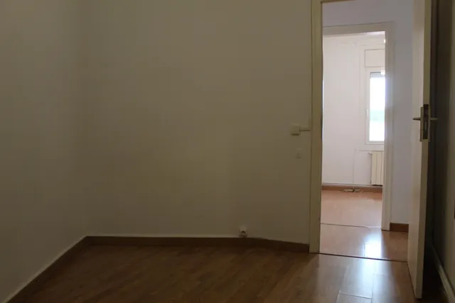 Piso con terraza de 45 m2 en Les Corts, 3 habitaciones y despacho — 16