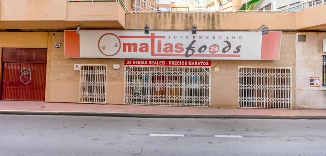Local comercial 1 habitación 722m² en venta - Estacion de au