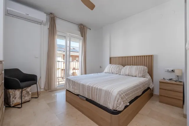 Espectacular chalet adosado en el Vial de Churriana de la Vega: eficiencia, confort y listo para entrar a vivir! — 30